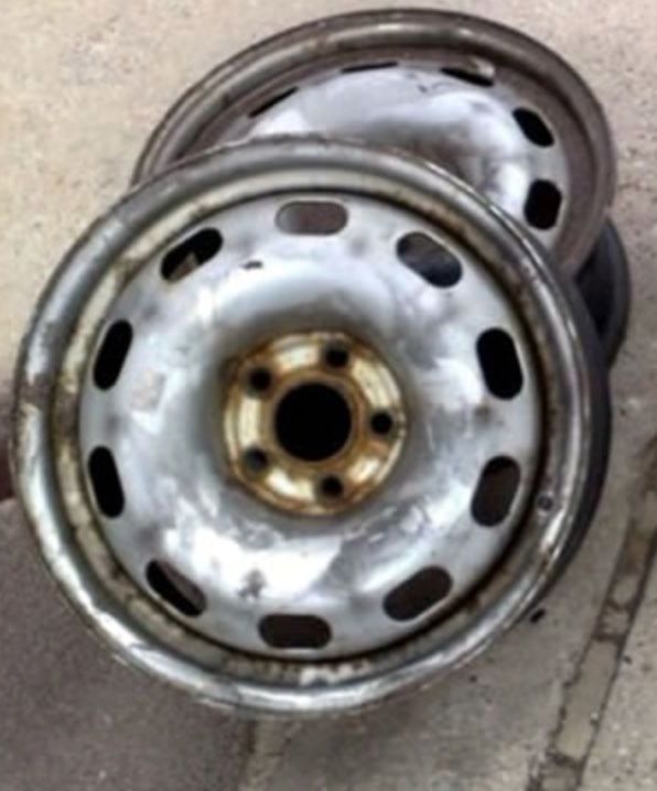 Sandblasting parts before