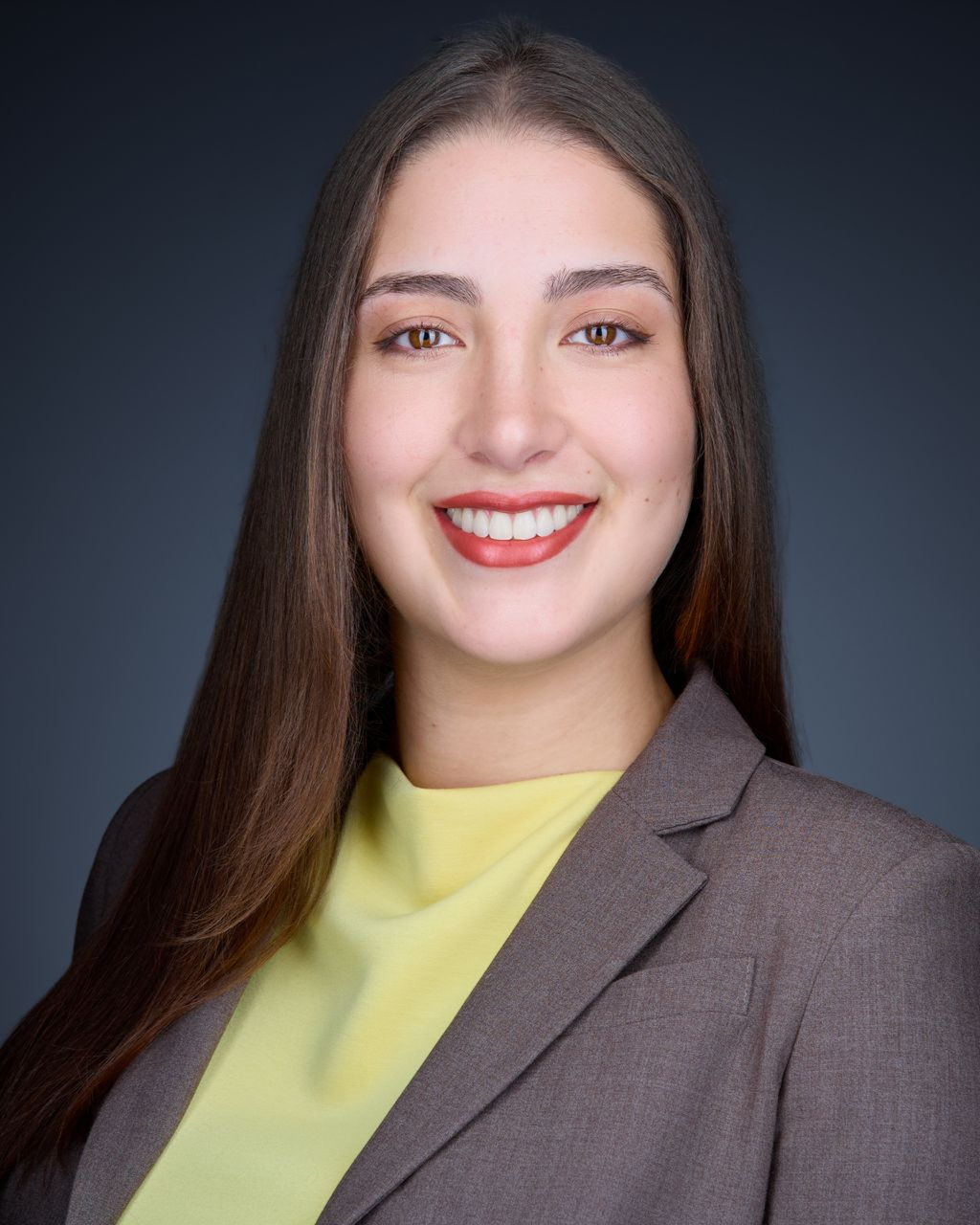 Andrea Valiente Headshot