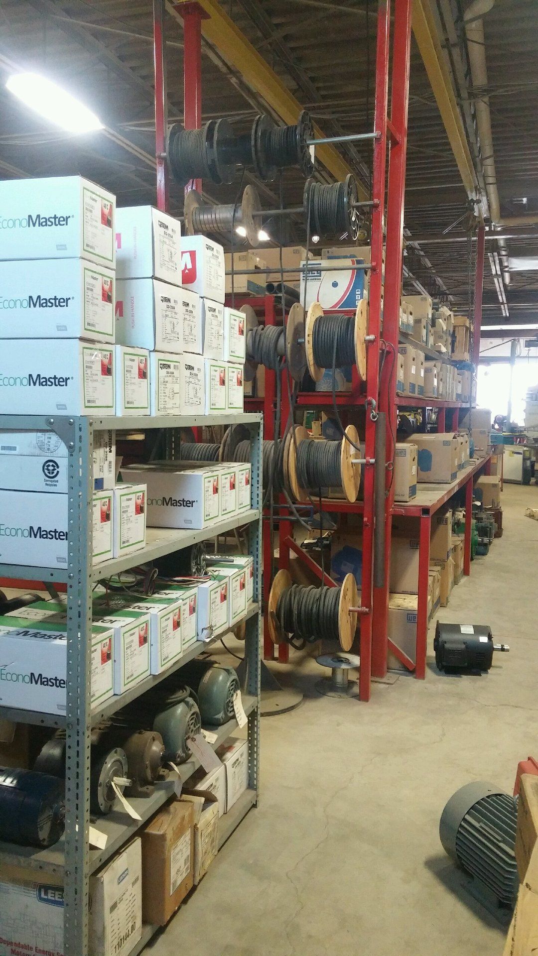 A warehouse filled with lots of shelves and boxes.
