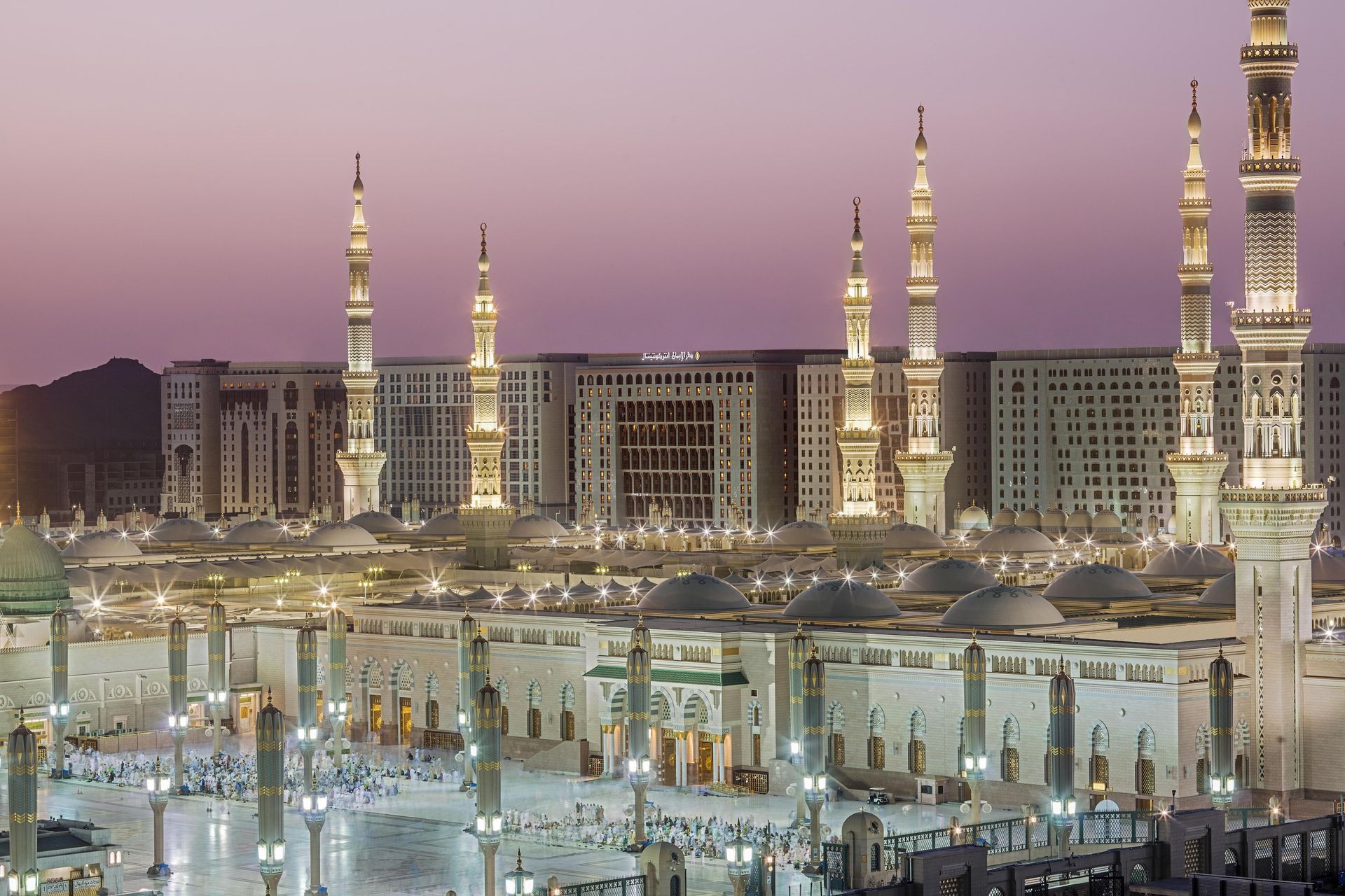 5-star hotels near Al-Masjid an-Nabawi in Madinah