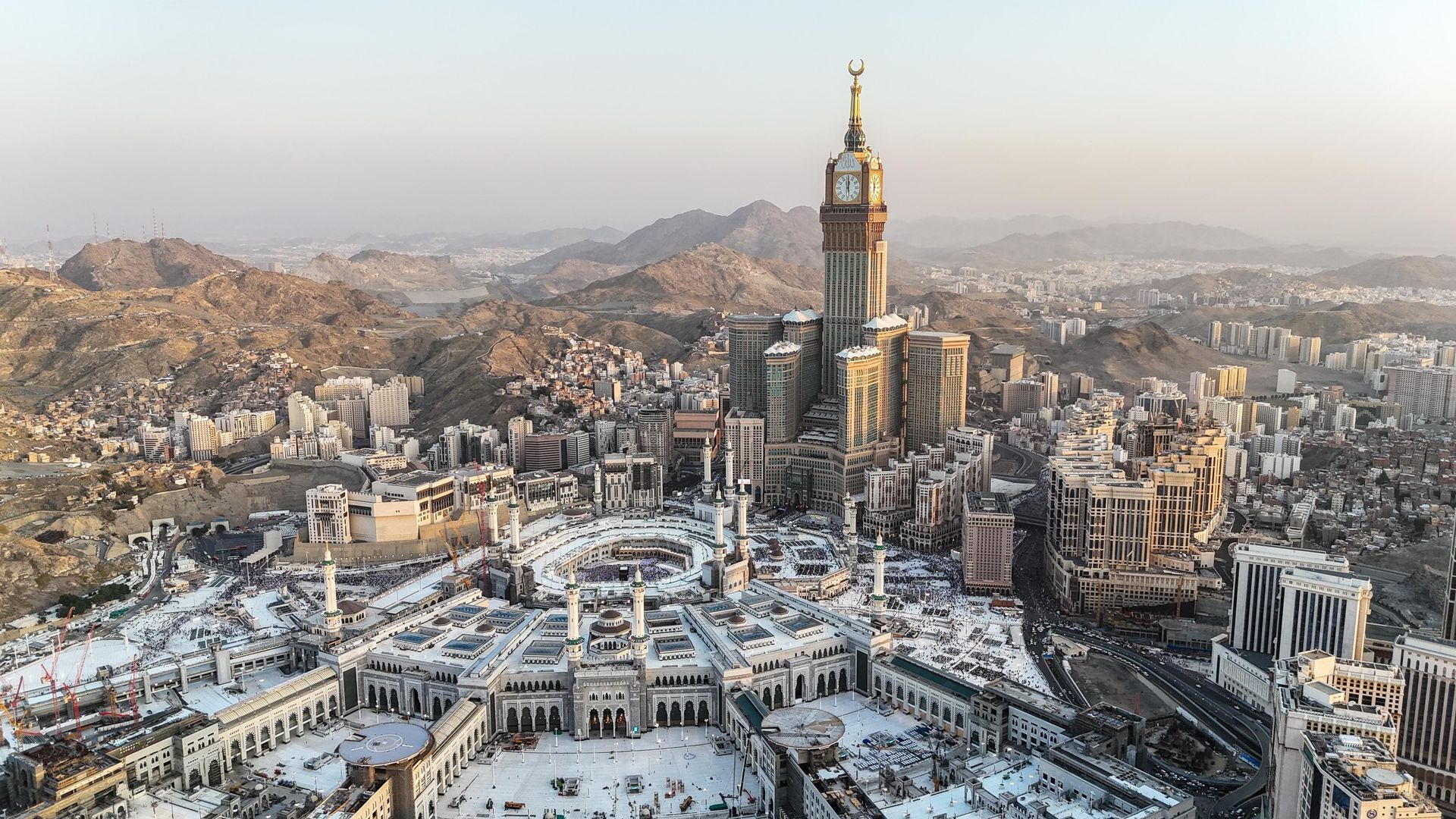 5-star hotels overlooking Masjid al-Haram in Makkah