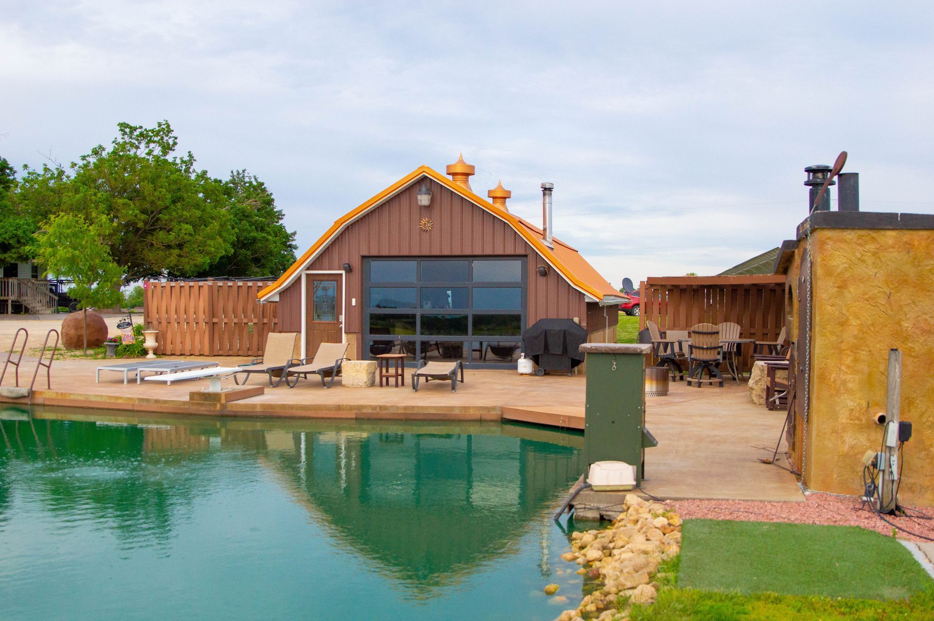 front view of airbnb