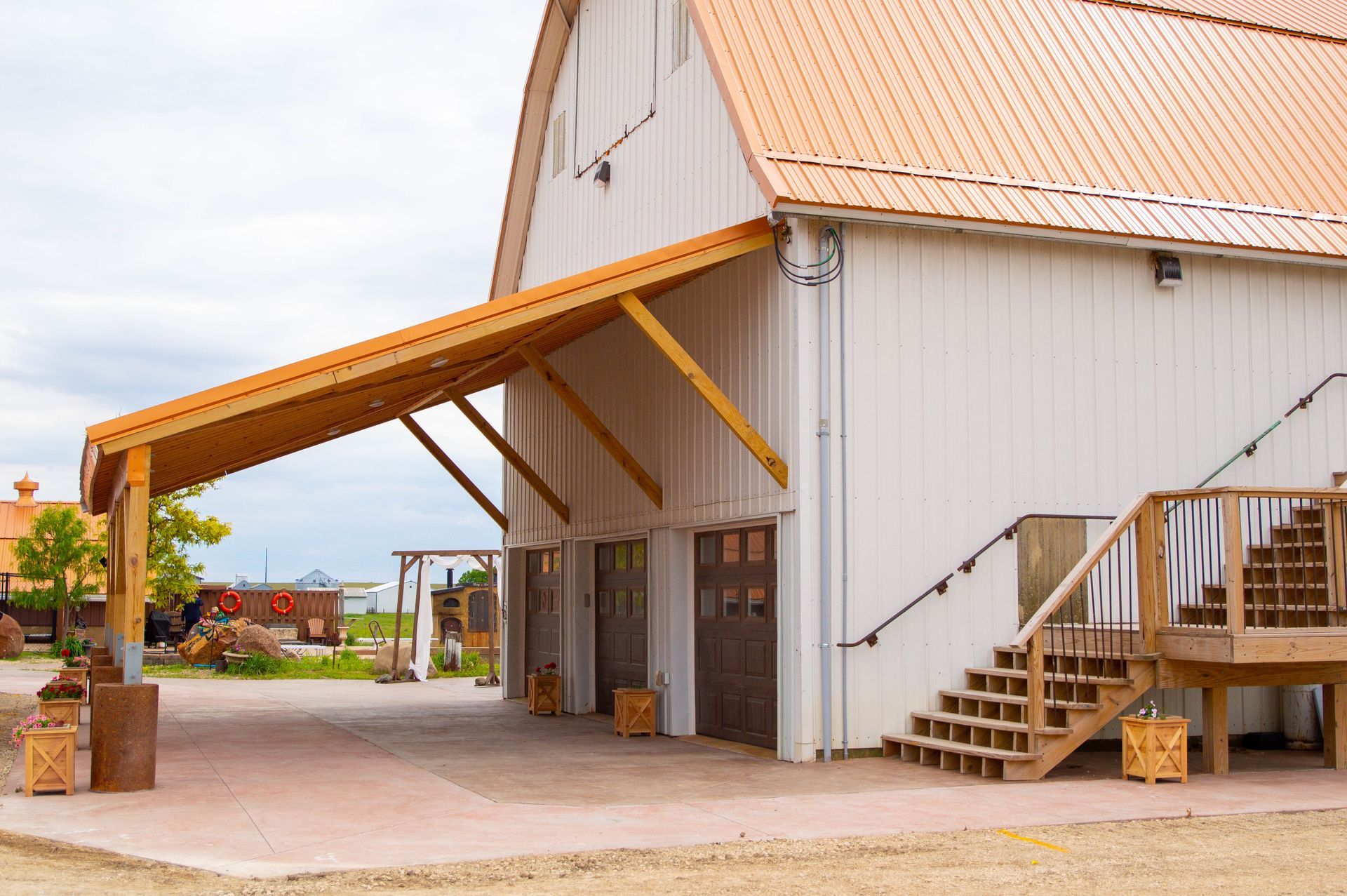 side view of barn