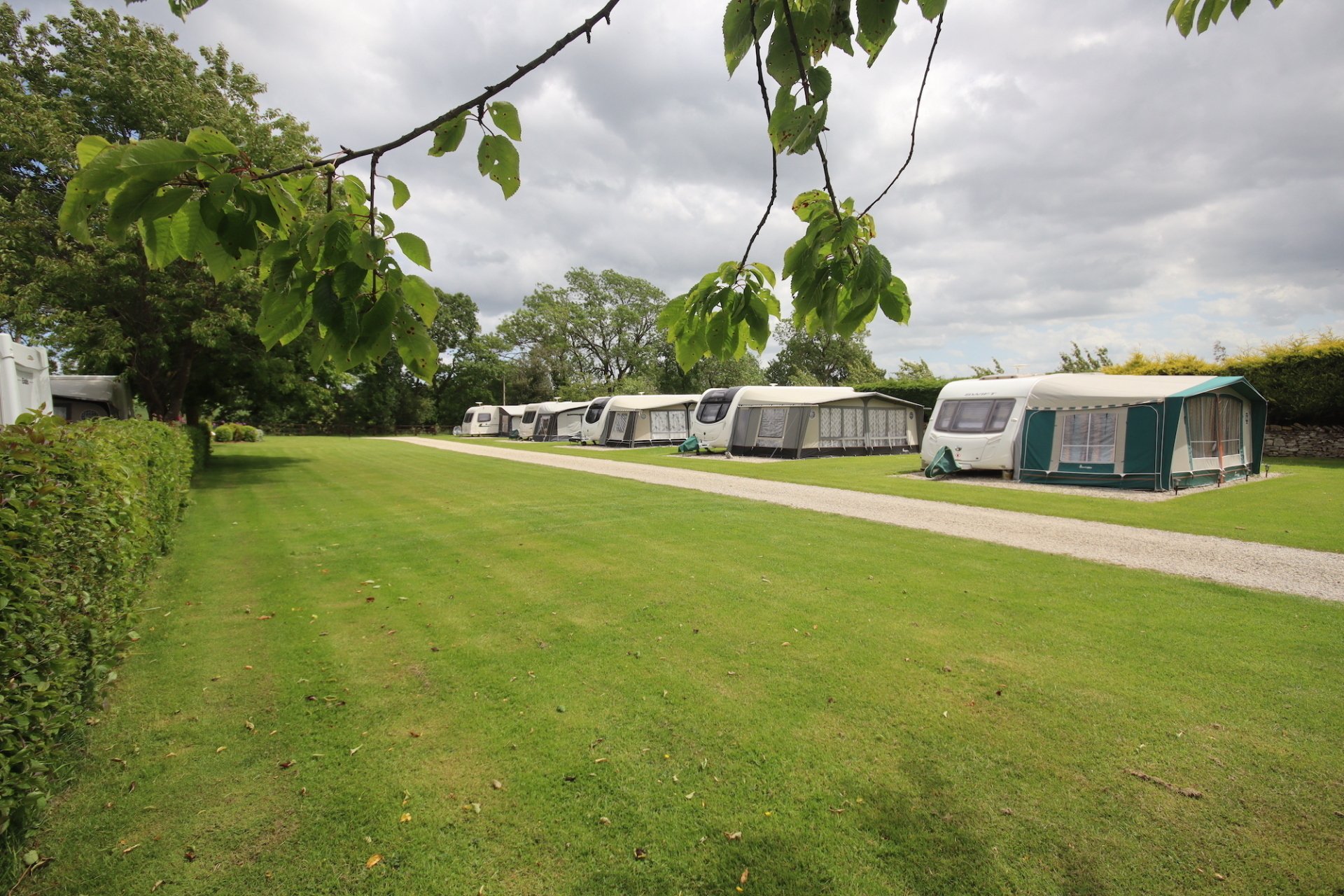 TOURING PITCHES Hutton le Hole Holidays Caravan Park, Campervans