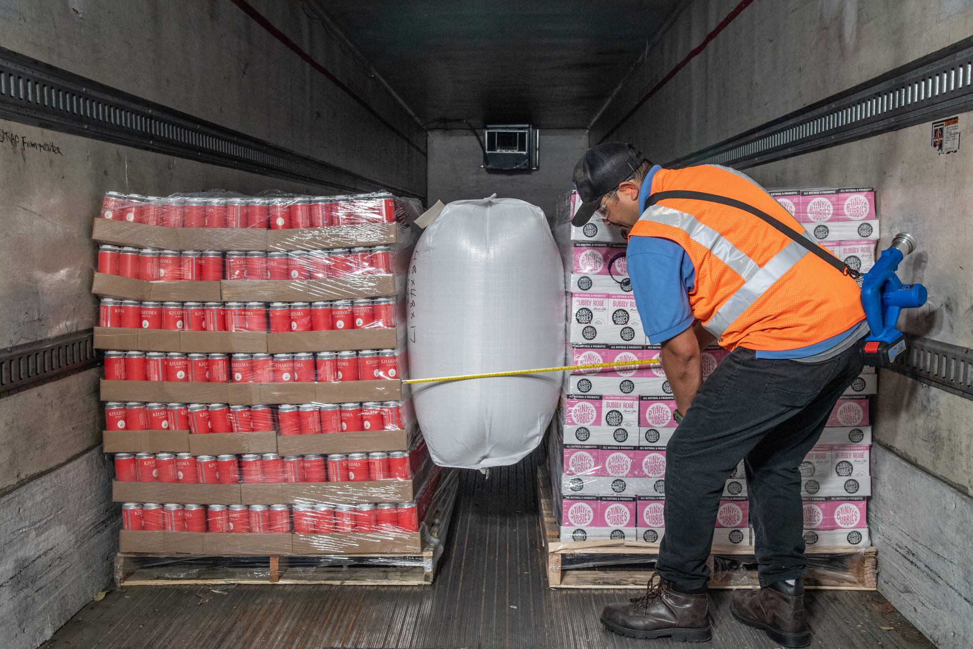 AB Airbags, Airbags, inflators, dunnage airbags, load securement, airbag inflators, inflation tools, protect cargo, cargo airbags, industrial dunnage bags, inflatable dunnage bags, dunnage bag suppliers