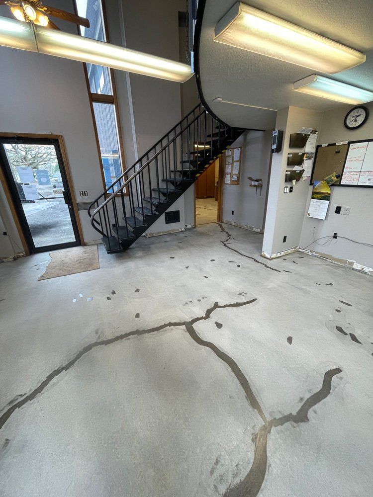 House Interior Before — Salem, OR — Elite Surface Coatings