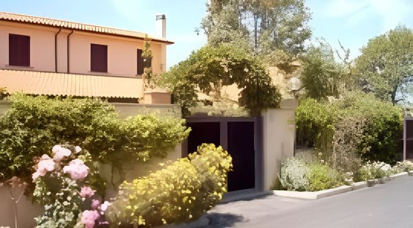 villa privata con giardino