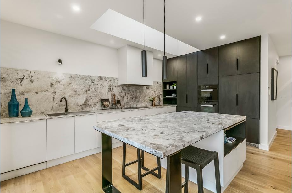 Modern Kitchen With Dining Table - Melbourne - Universal Timbers