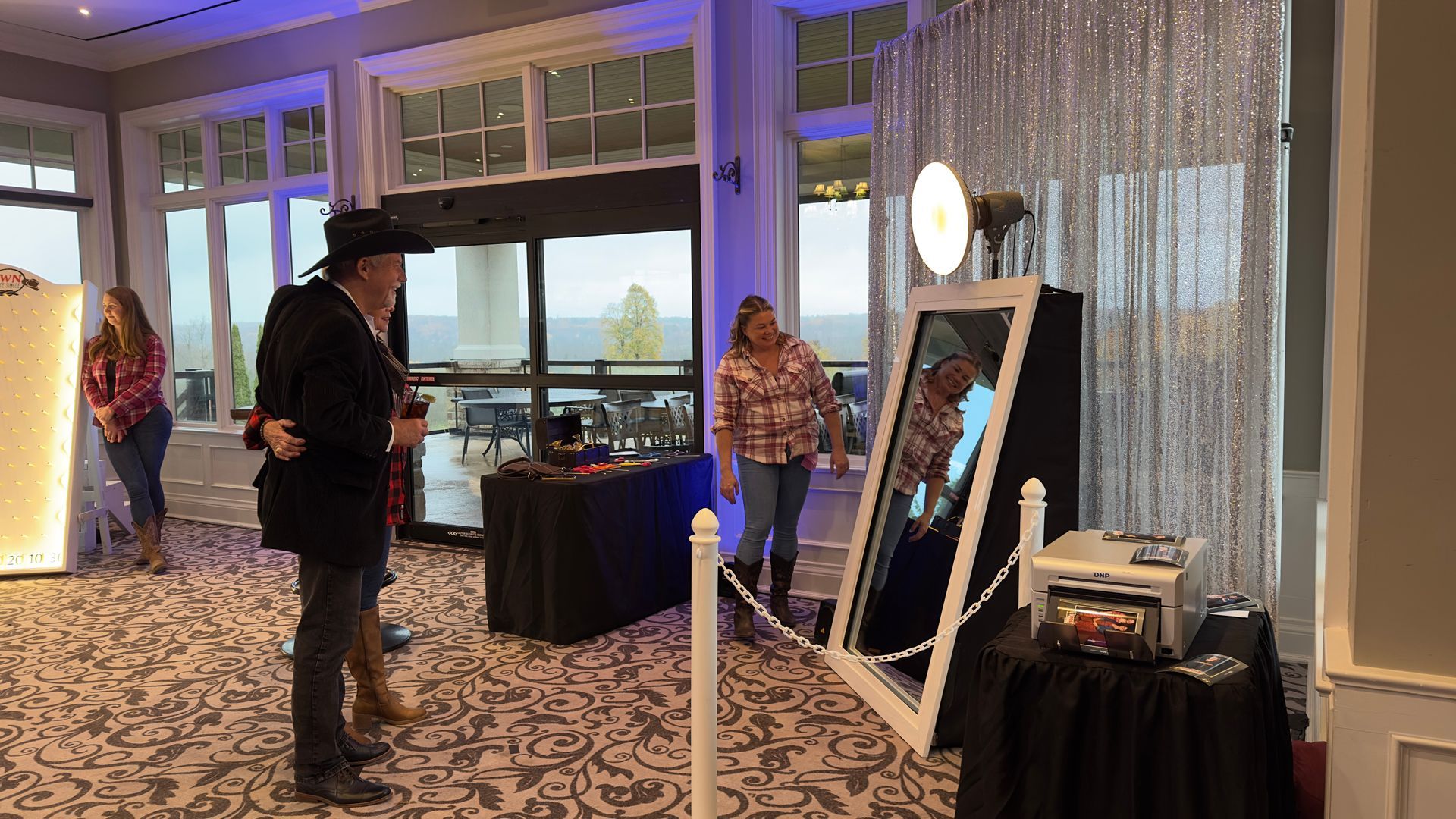 Magic Mirror Corporate Photobooth by MTAV