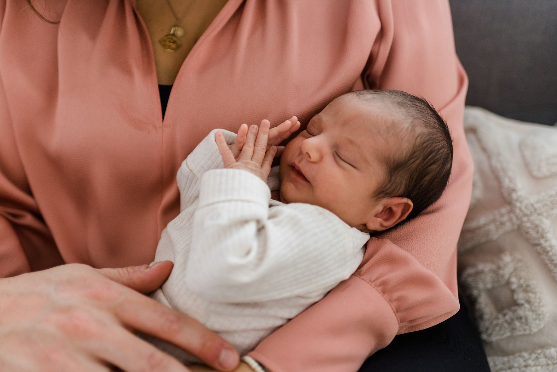 Neugeborenenshooting Kärnten
Klagenfurt, Villach, Völkermarkt
Neugeborenenfotos
Fotograf Kärnten
Fotograf Klagenfurt
Babyfotograf
Babyfotos
Babyshooting
Fotos nach Geburt