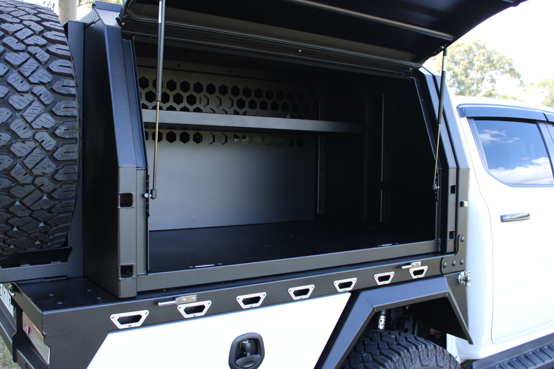 Premium Ute Trays and Canopies | Rolloc Industries