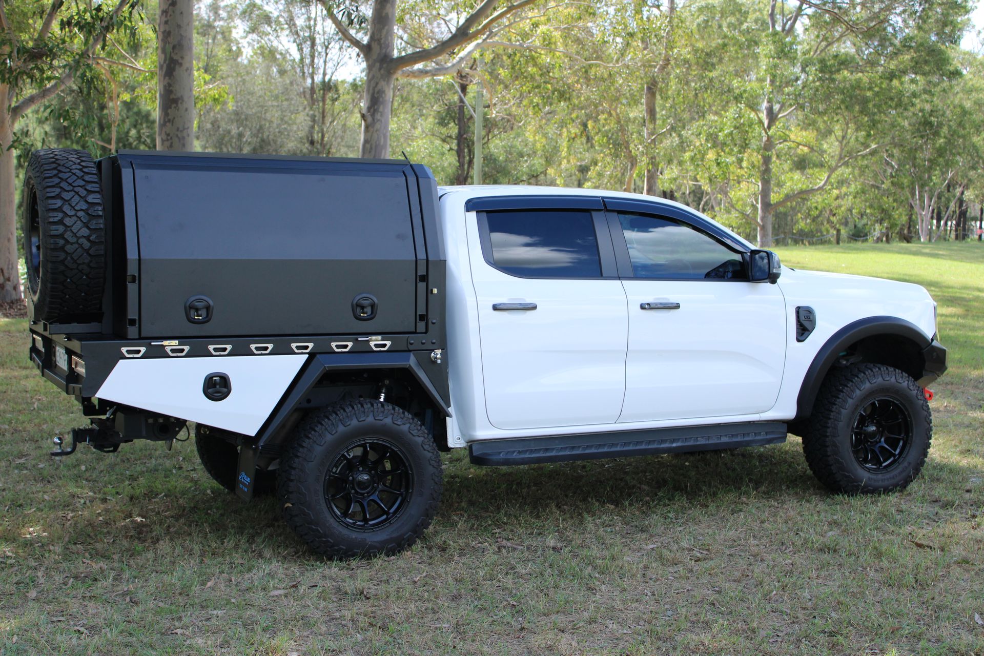 Premium Ute Trays and Canopies | Rolloc Industries