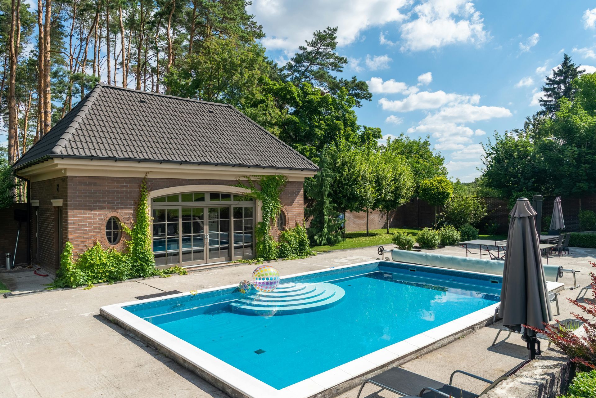 Seattle residential property showcasing a decorative concrete patio