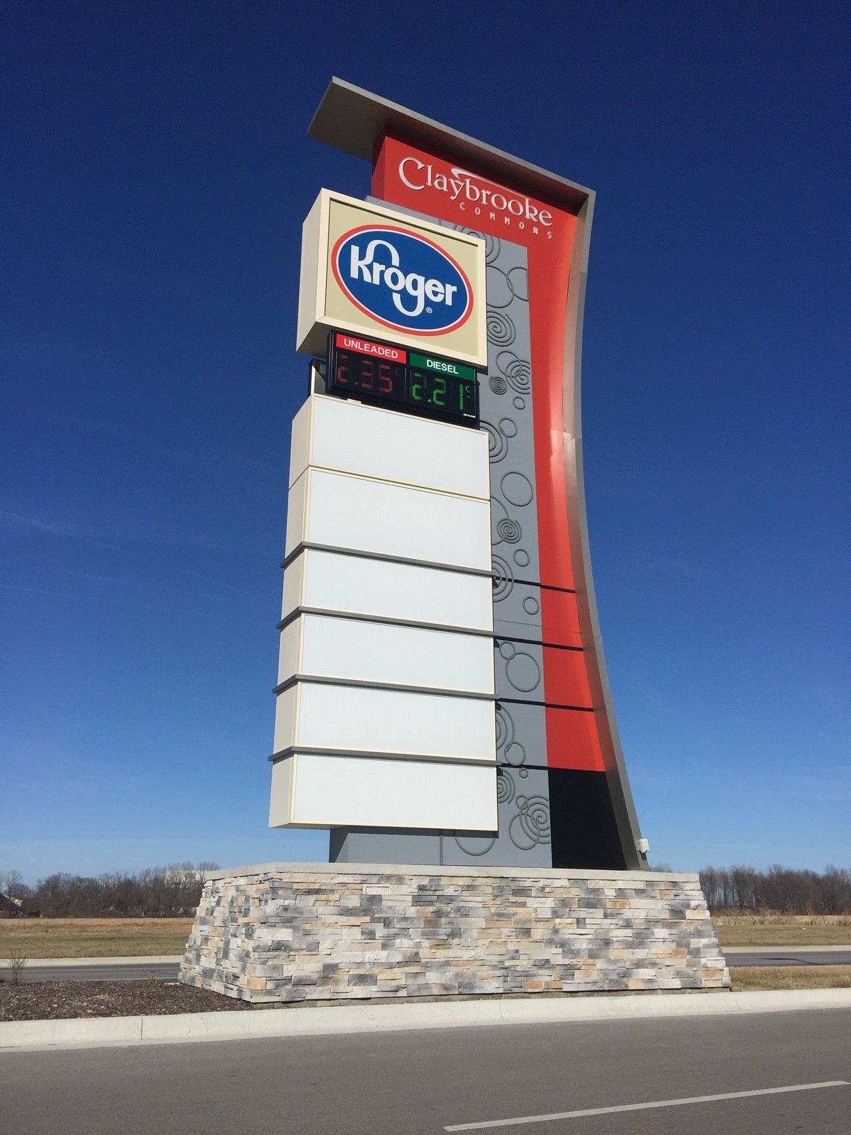 Affordable tenant and pylon signs by Carolina Signs and Wonders featuring custom tenant signage solutions in Columbia, SC