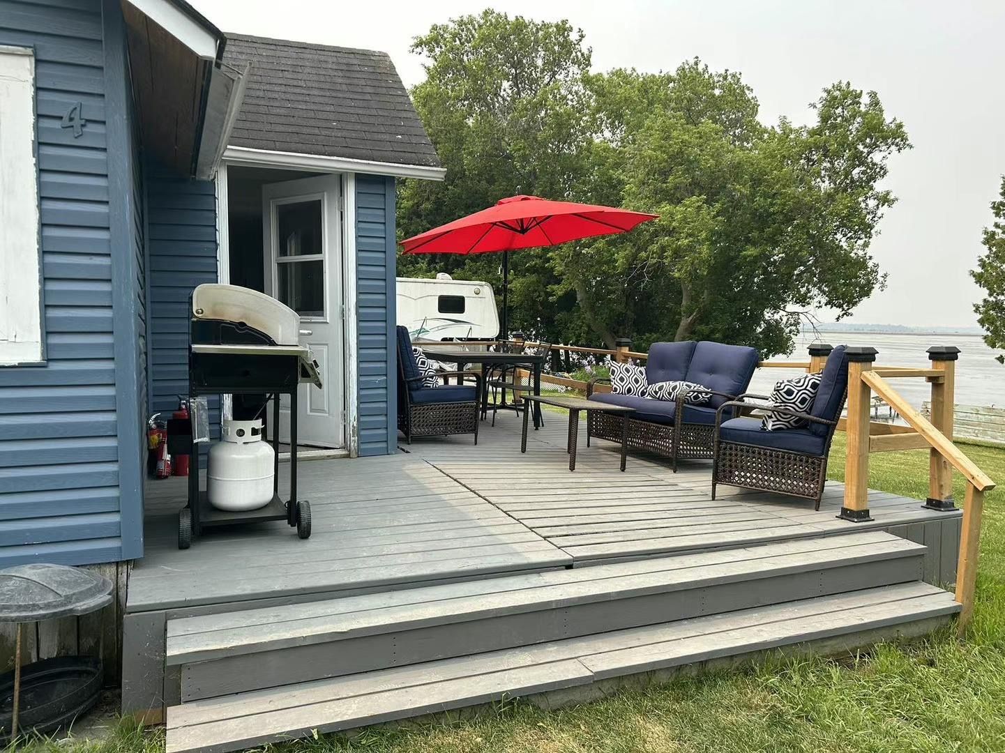 Rooms Snug Harbour Cottage & Marina in Lindsay ON