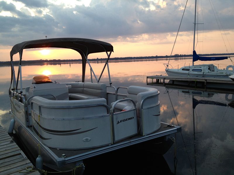 Boat Rentals Snug Harbour Cottage & Marina in Lindsay ON