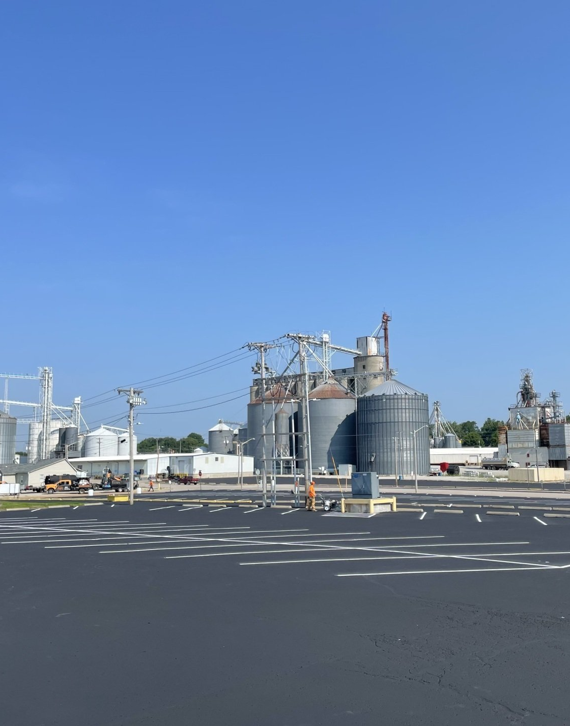 Asphalt sealcoating in Fulton, Columbia, Jefferson City & all of mid-Missouri