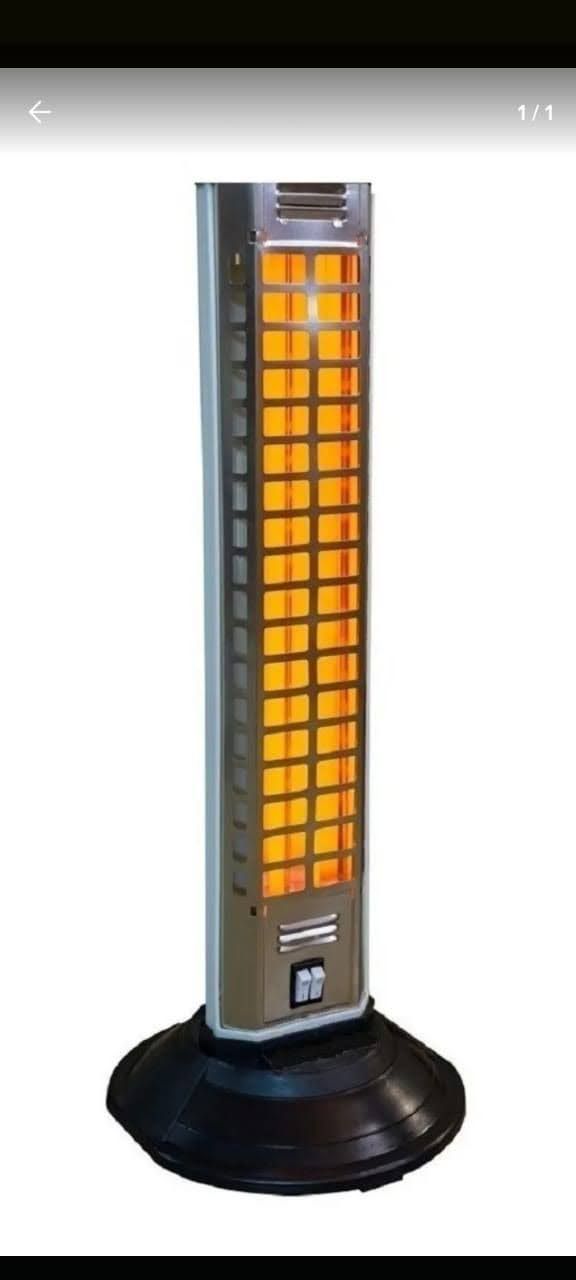Calefactor de torre alto de color naranja con base negra sobre fondo blanco.
