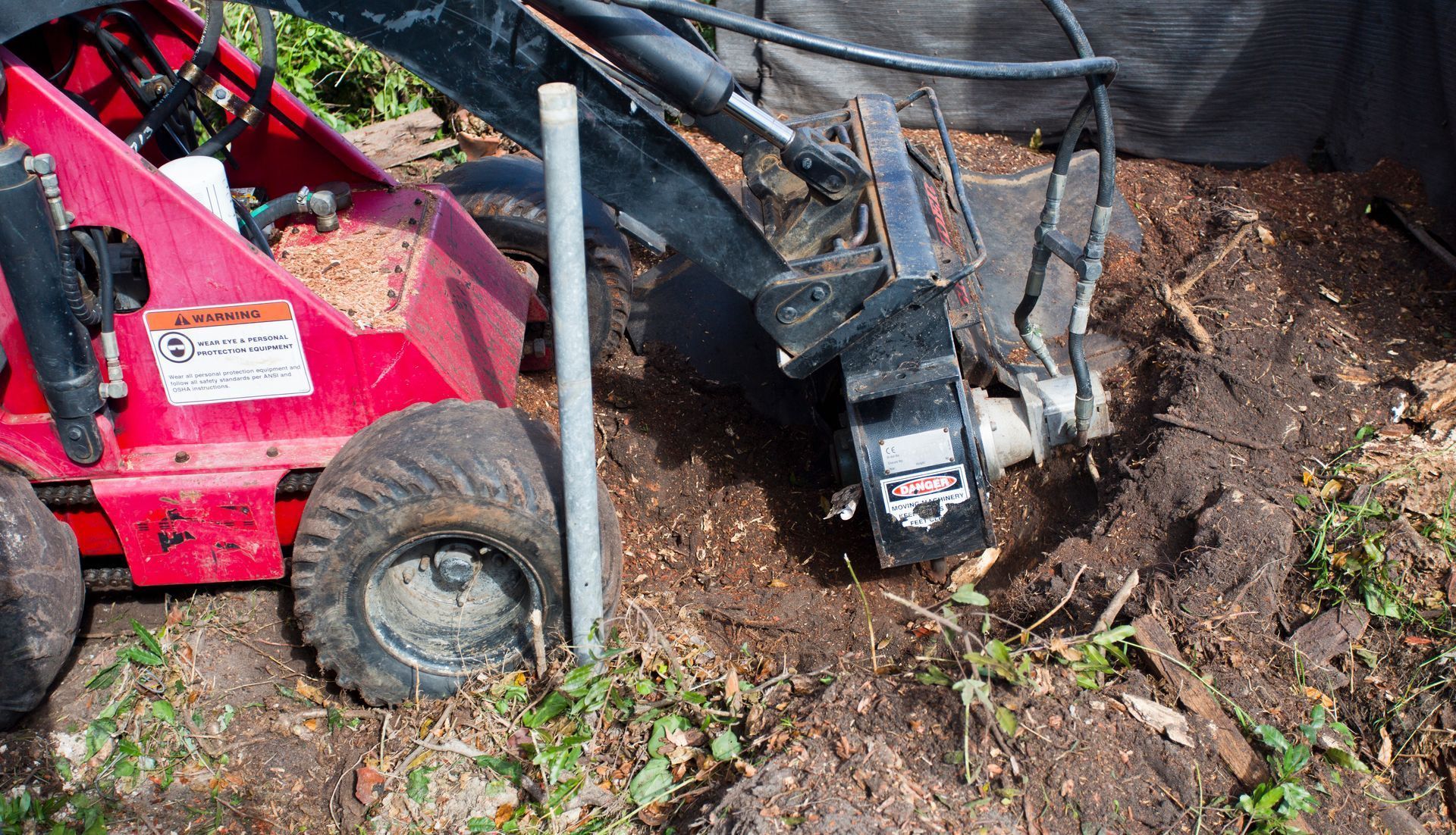 picture of stump removal and grinding