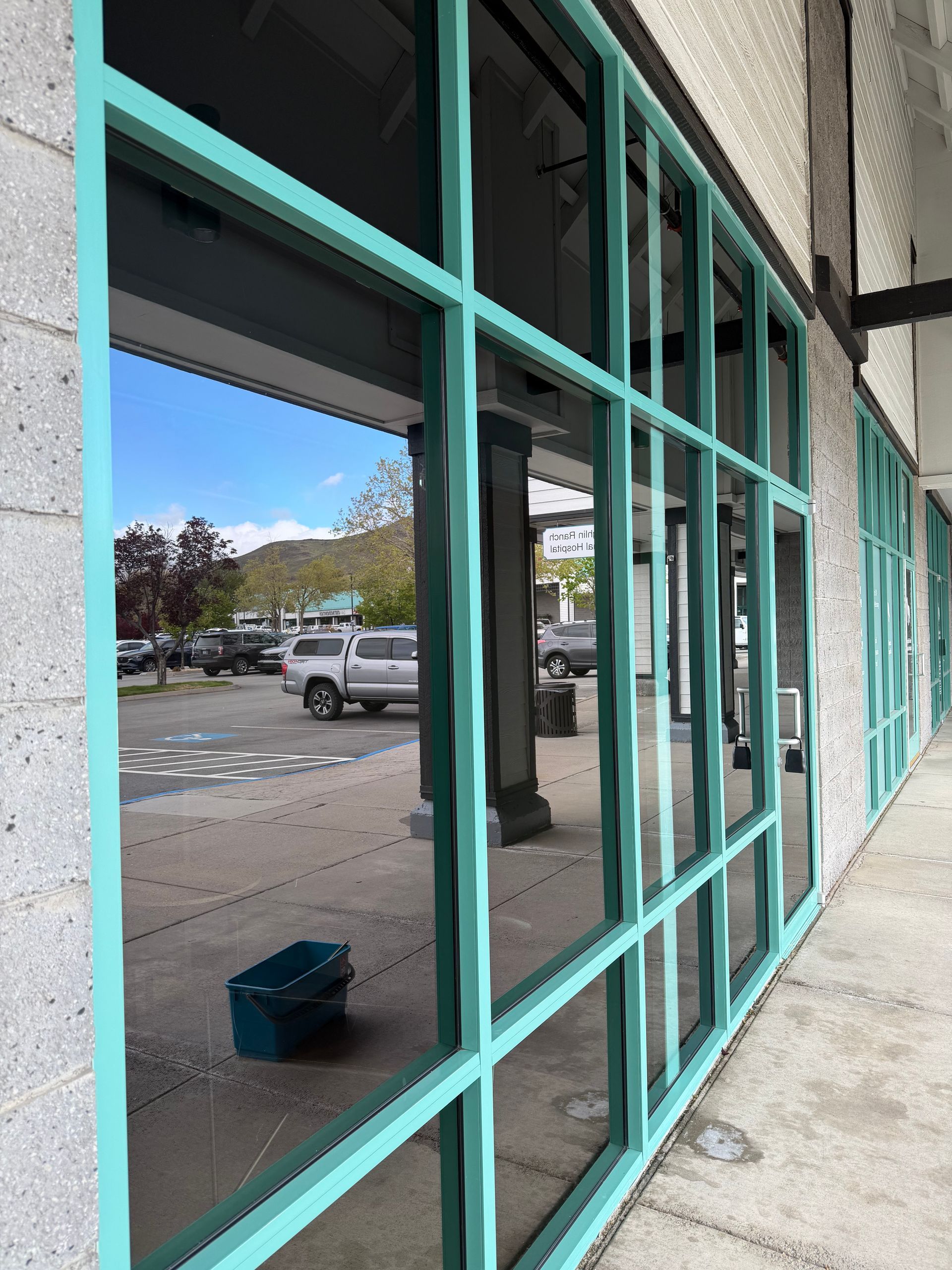 Storefront glass cleaning service in Reno Nevada