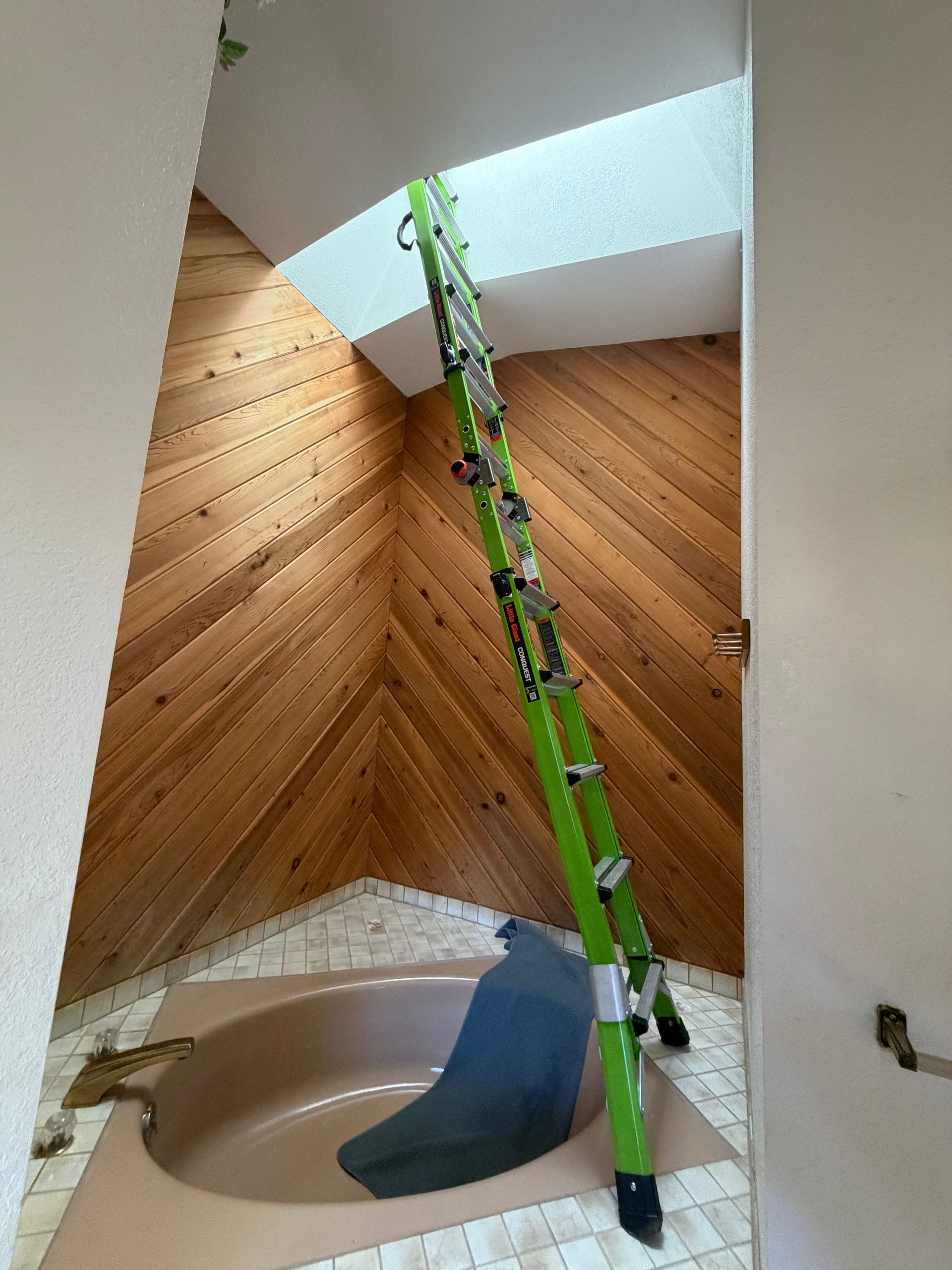 Hard to reach window cleaning, professional service, Northern Nevada