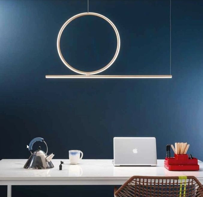 Spazio espositivo con cucina e illuminazione led a Milano
