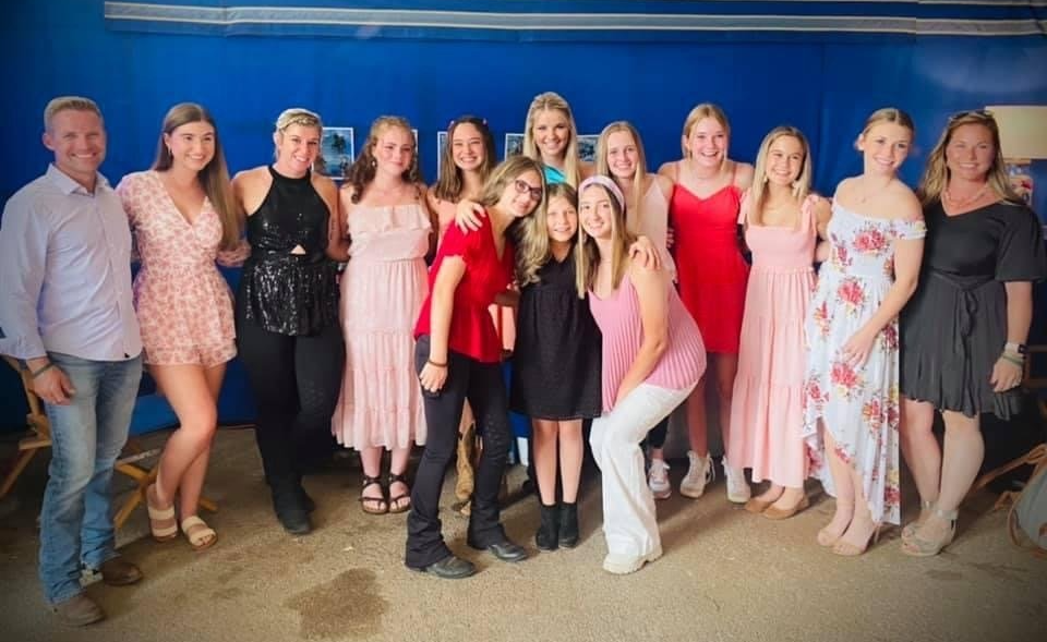 group photo of Lenux Stables riders and instructors at 2021 Lexington Jr. League Horse Show