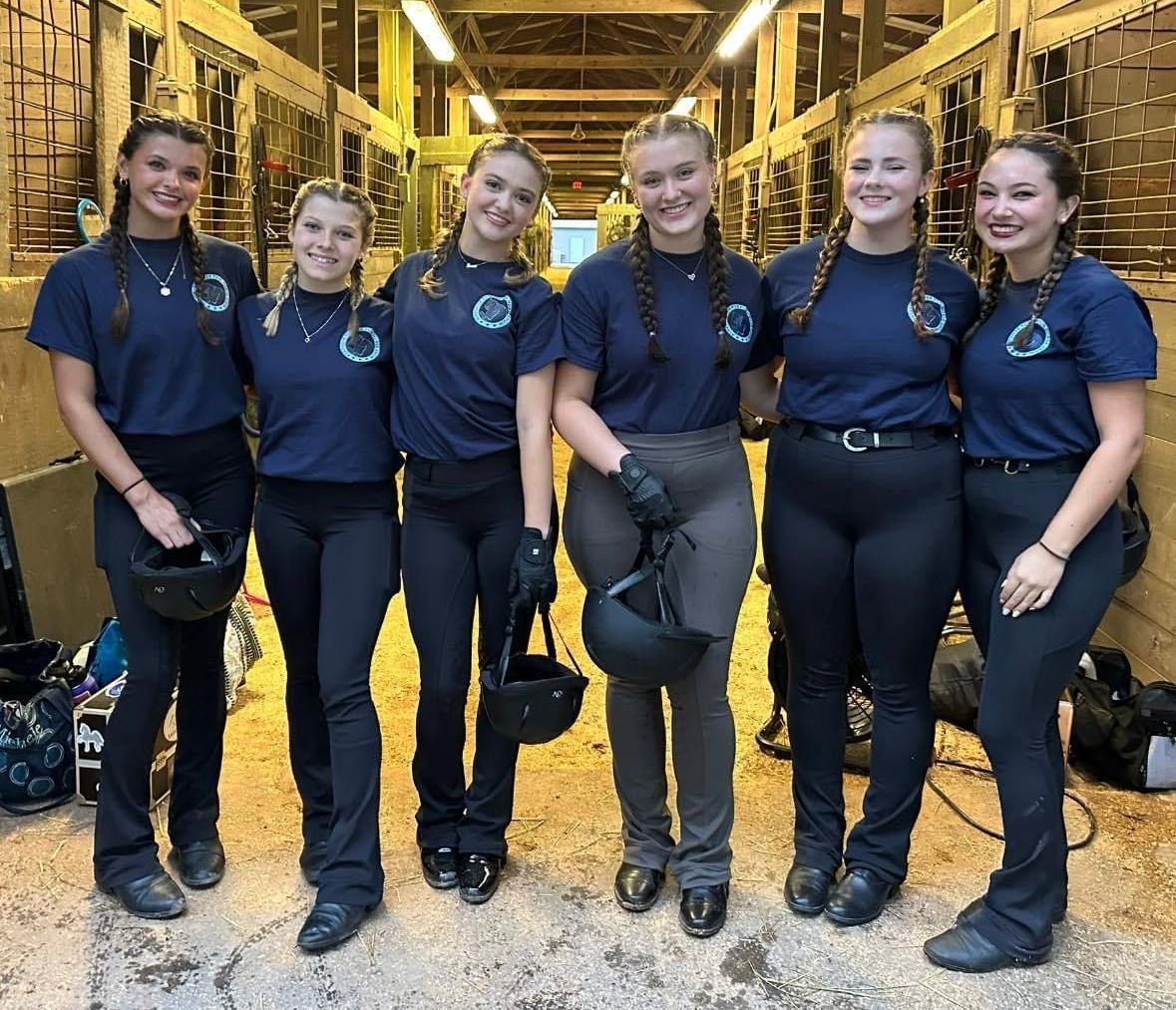 photo of Lenux riders at horse show