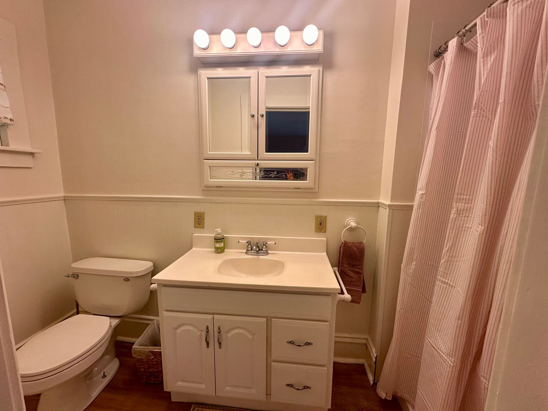1st floor bathroom