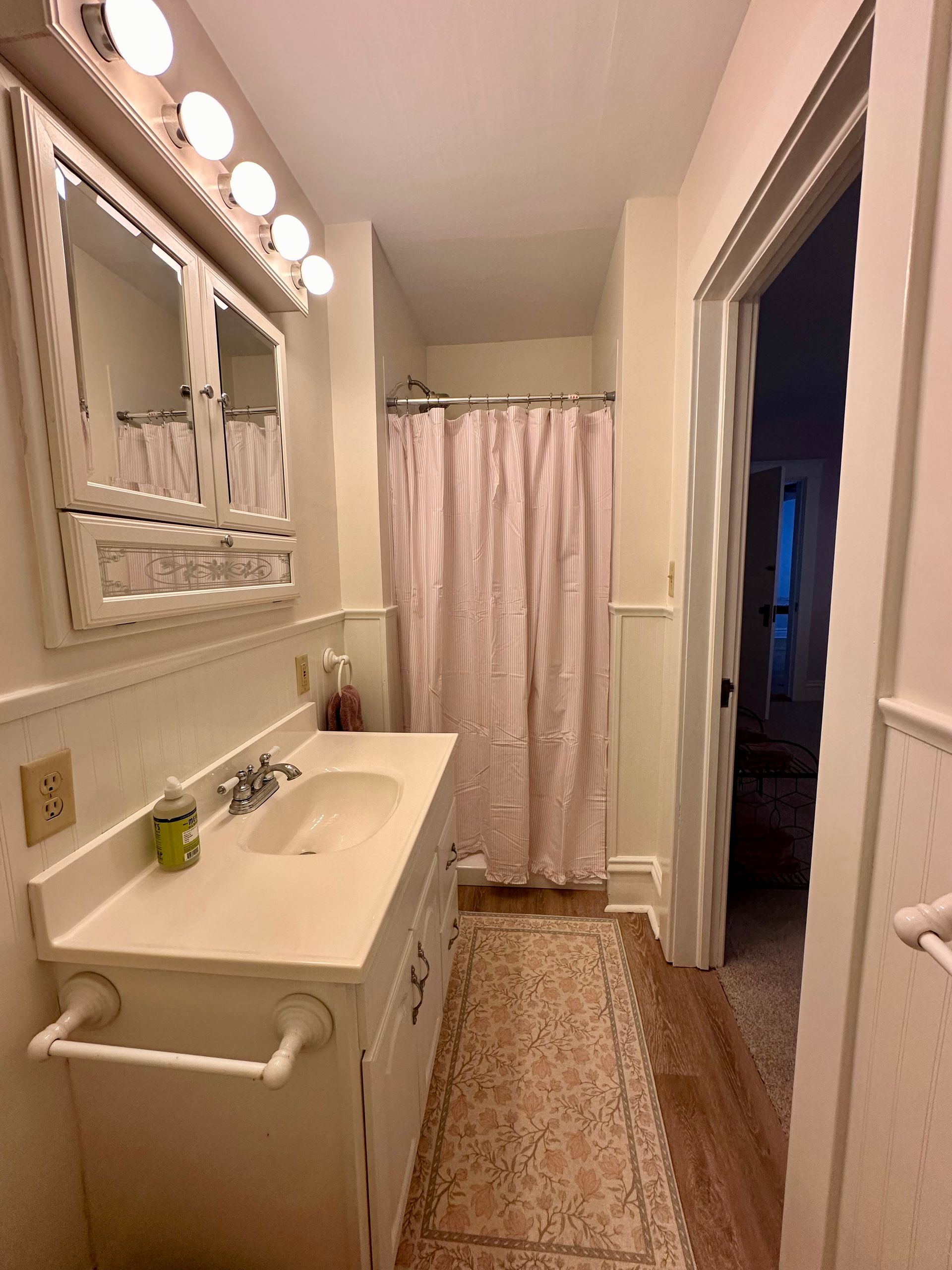 1st floor bathroom