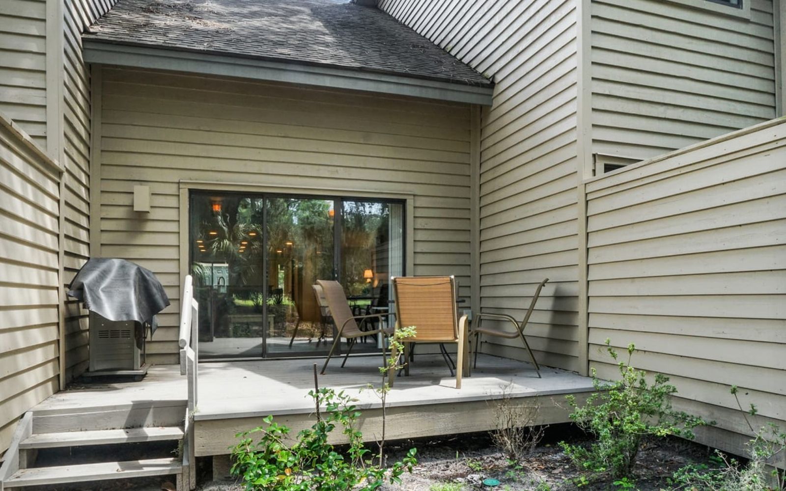 Hilton Head, South Carolina Beach Rental Home | Steps To The Beach and Pool