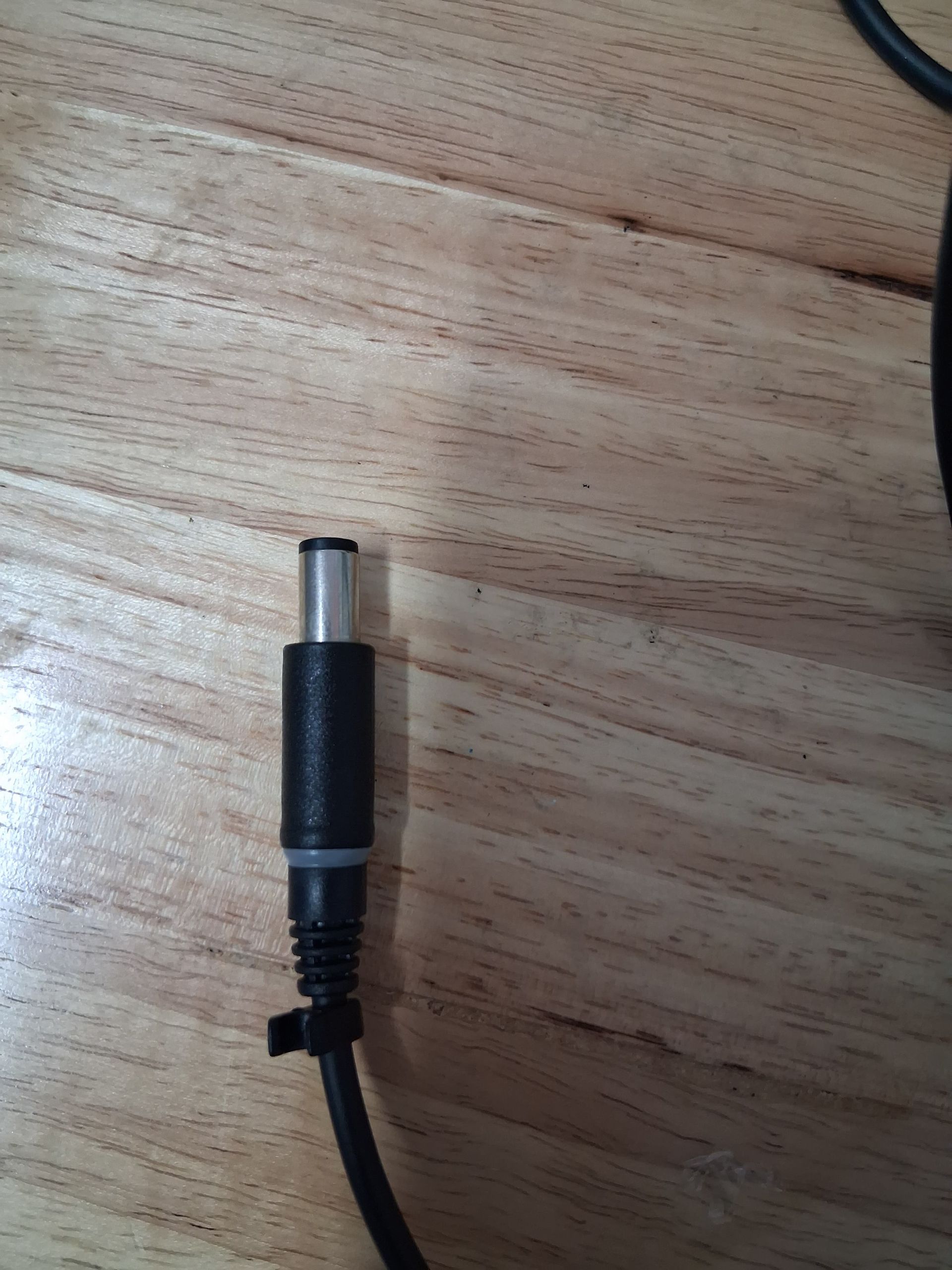 Dell loptop charger 65 watts
