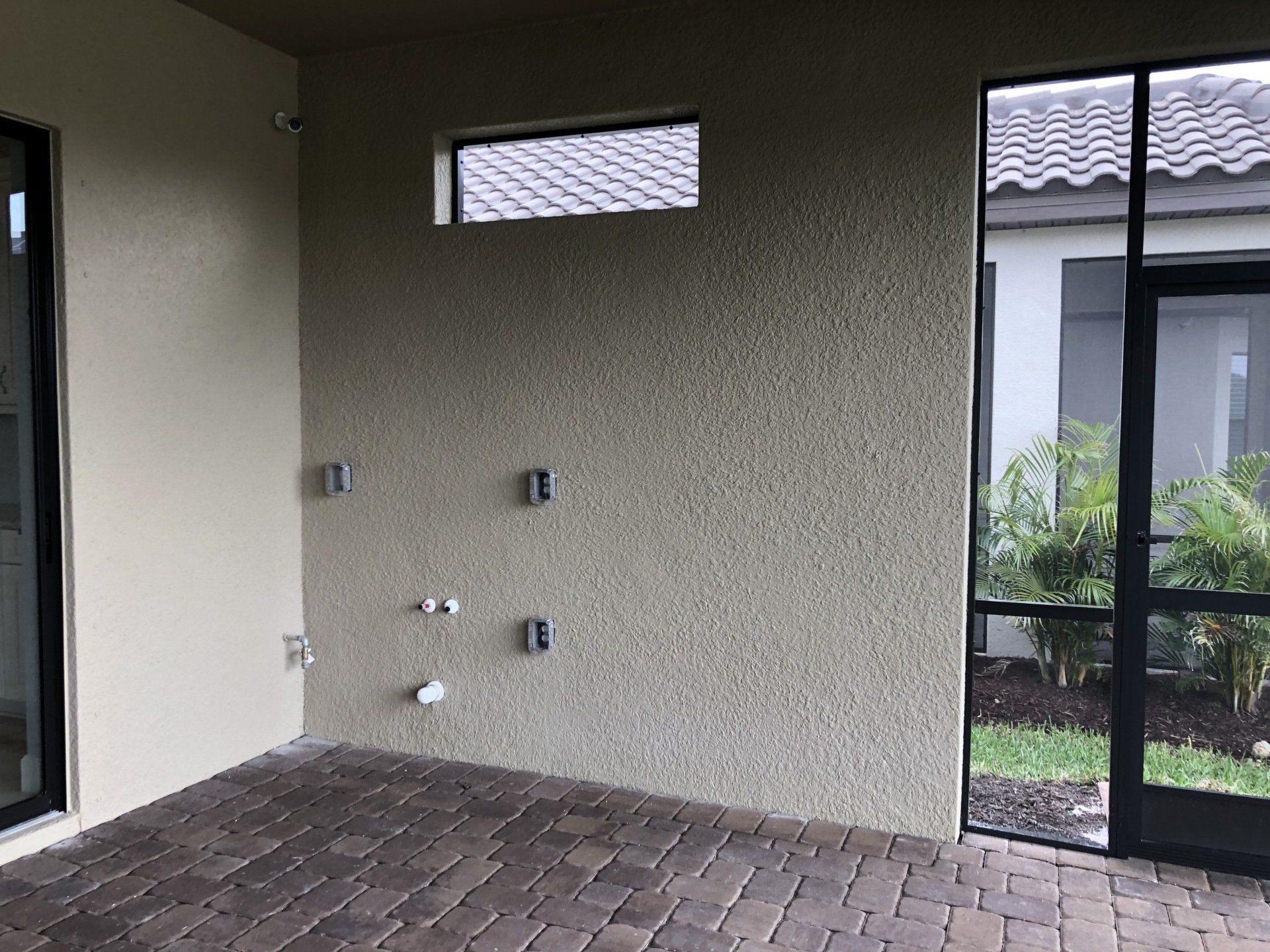 custom outdoor kitchen