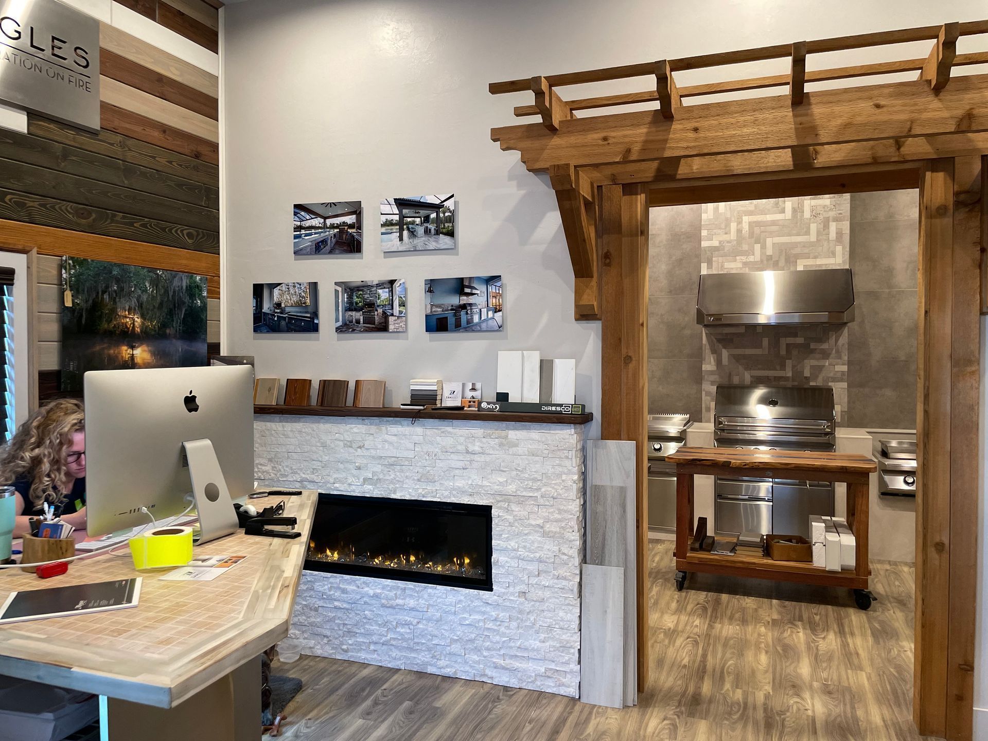 hl posey builders indoor showroom cape coral, fl