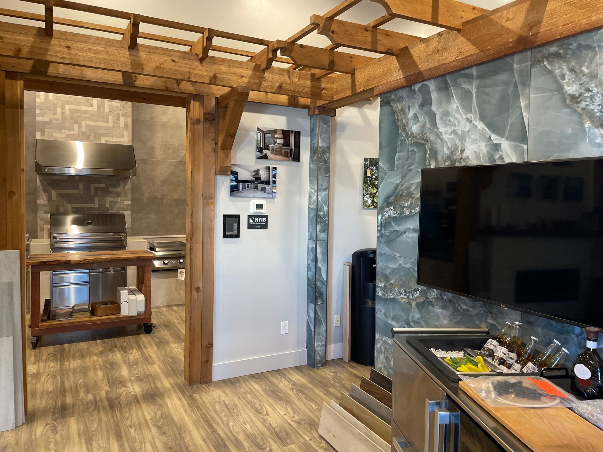hl posey builders indoor showroom cape coral, fl