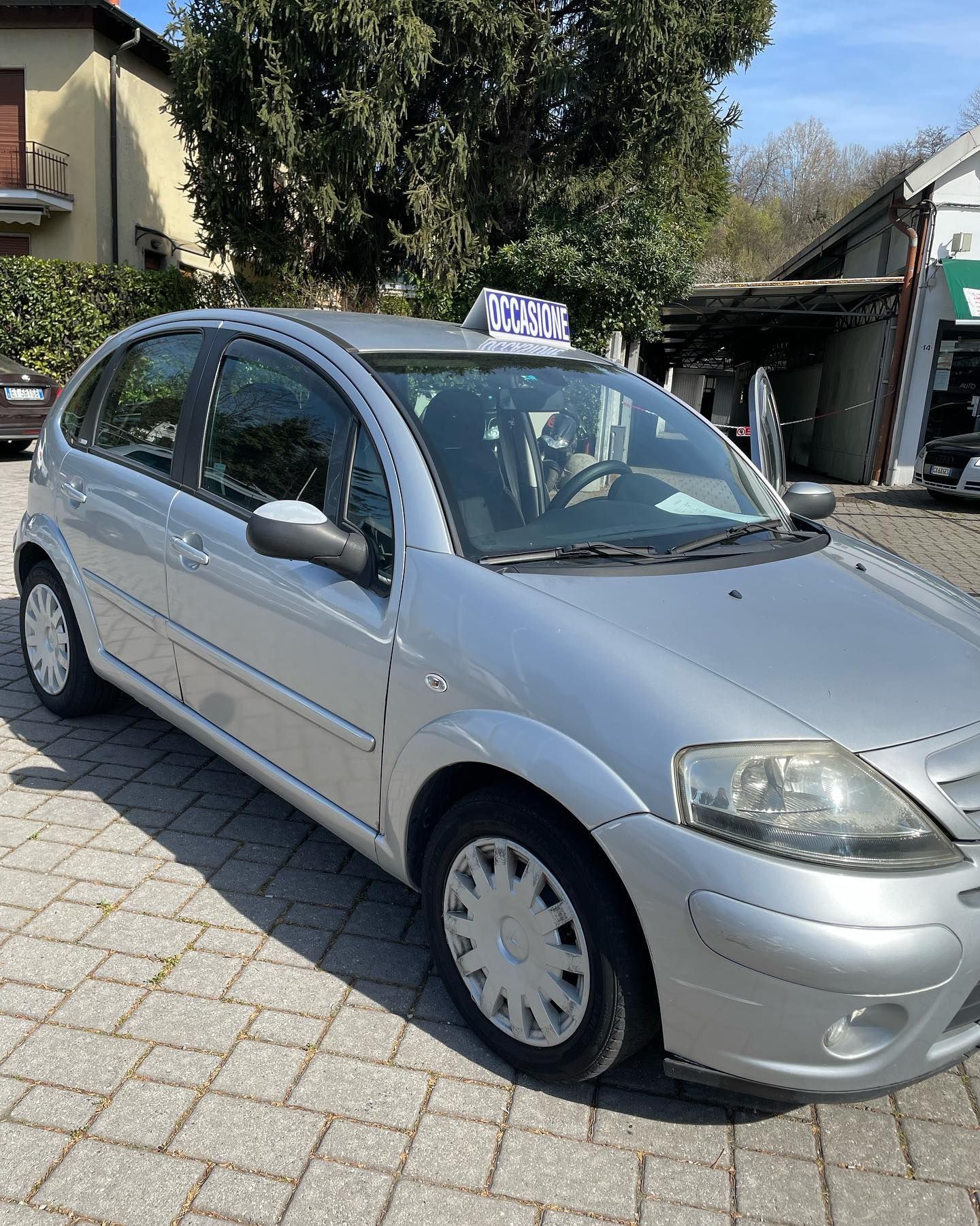 Astra Gomme
