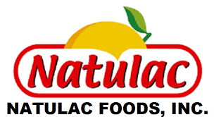 Logotipo de Natulac Foods, Inc. con fruta amarilla, hoja verde y texto rojo en un contorno ovalado blanco.