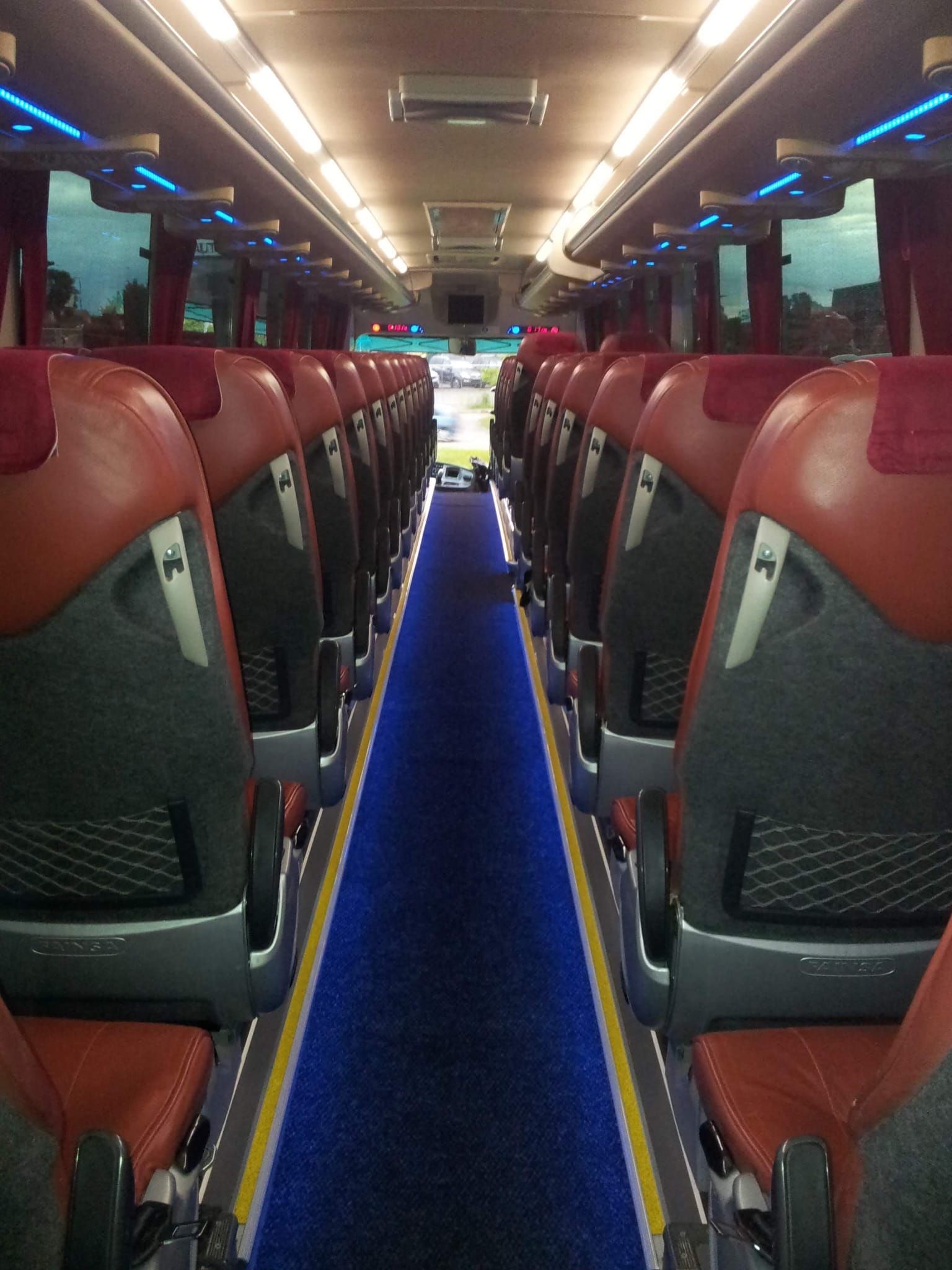 Interno pullman Gran Turismo Giacomini Viaggi &ndash; sedili premium