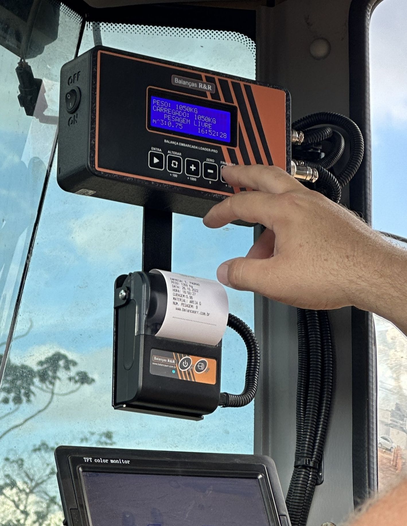 balança para pá carregadeira, balança pá carregadeira, balança eletrônica pá carregadeira, balança embarcada pá carregadeira, balança na pá carregadeira, balanças r&r, balança loader, gelth, balança gelth, marpress, balanças marpress, marpress loadrite, loadrite, vei, preço balança pá carregadeira, balança carregadeira pá