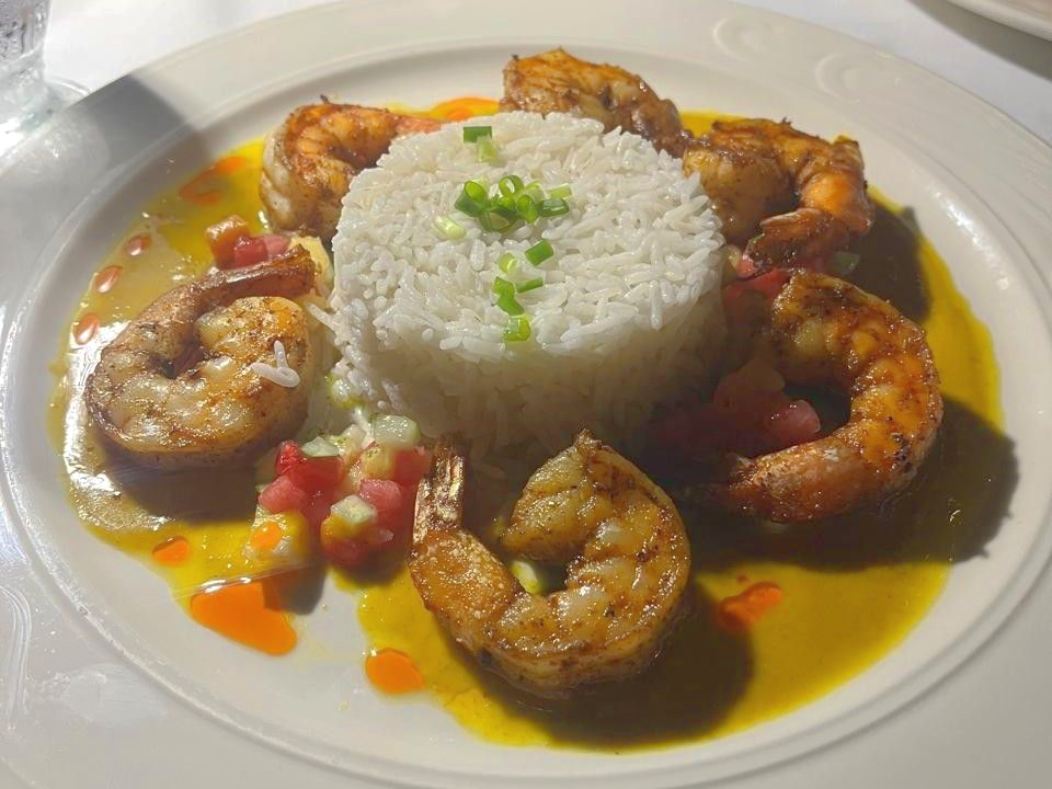 Discover where locals really eat in Tobago – from creole favourites to doubles, BBQ, vegan and beach
