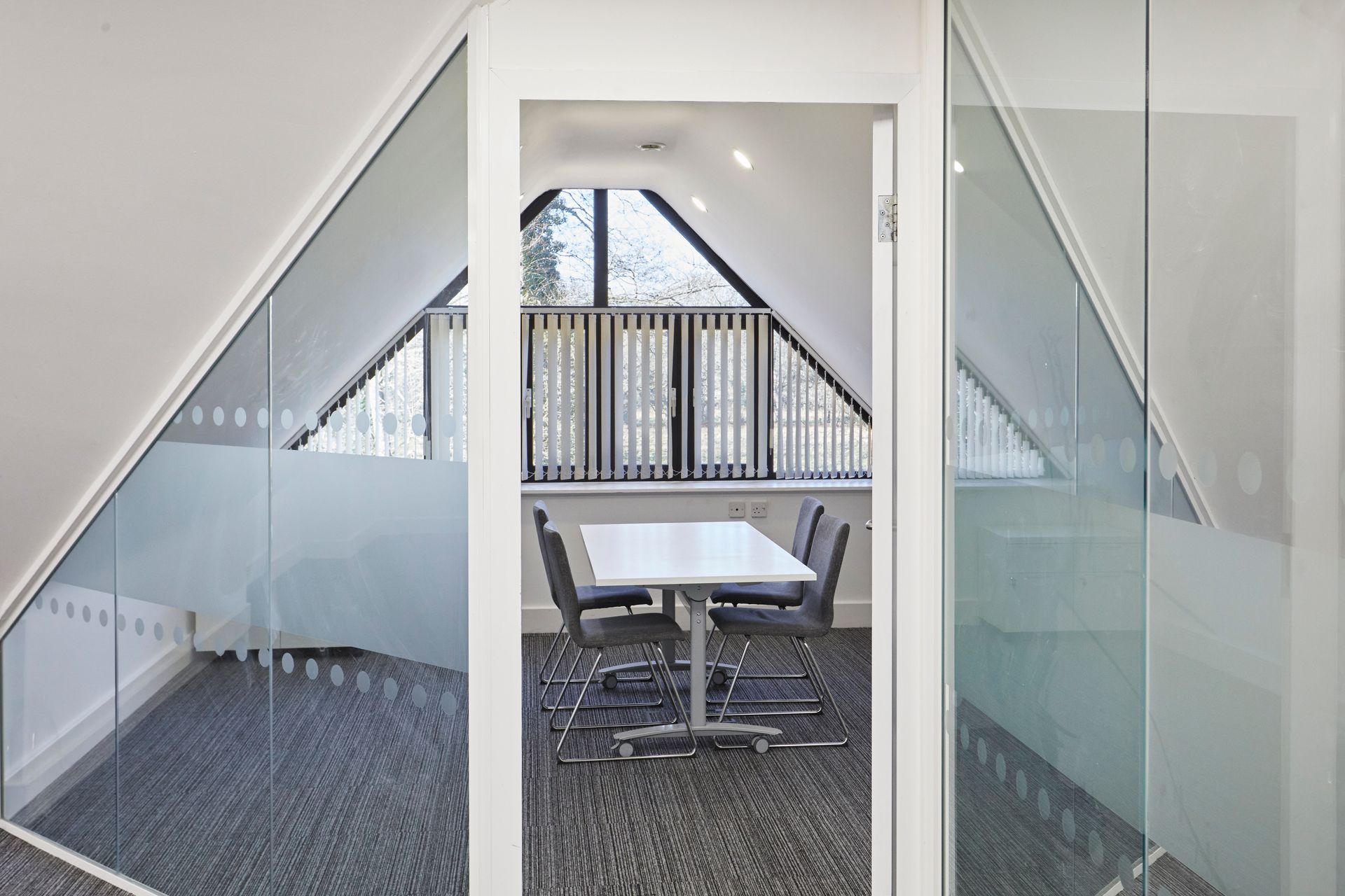 small bespoke office Space with Meeting Room to rent surrey near woking