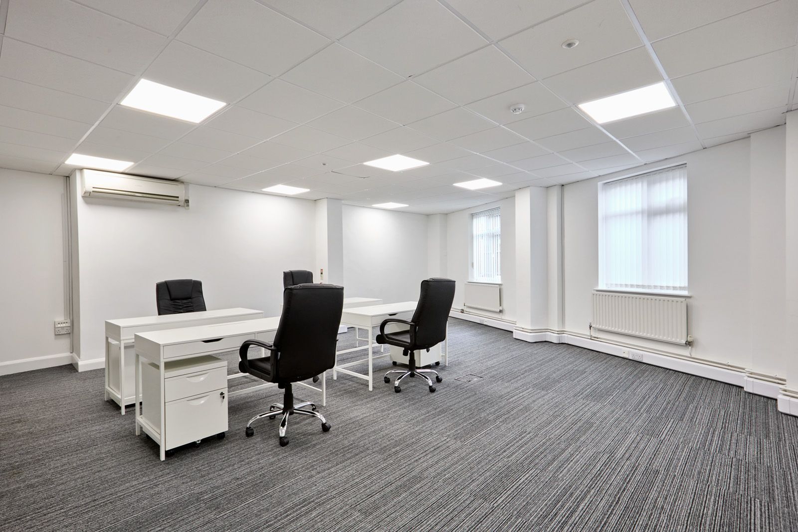 490 sq ft office to rent at Tanshire Business Park