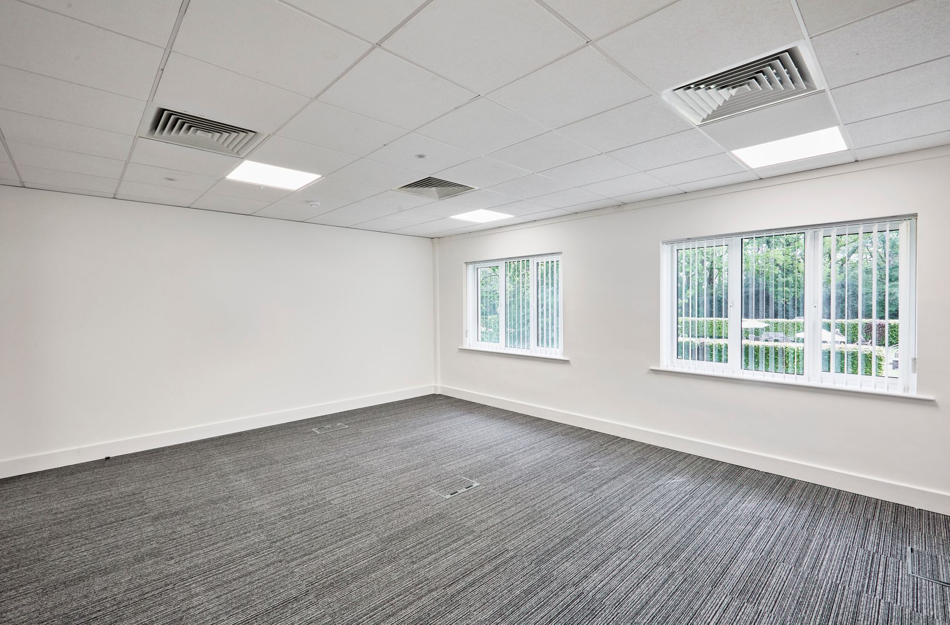 1400 sq ft office space in Oak House at Tanshire Business Park