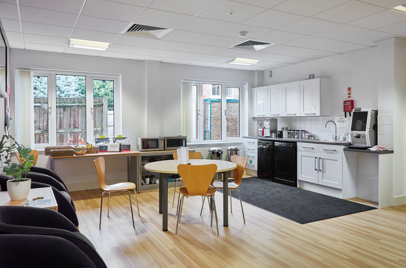 small office space to rent in surrey at tanshire business park with a kitchen