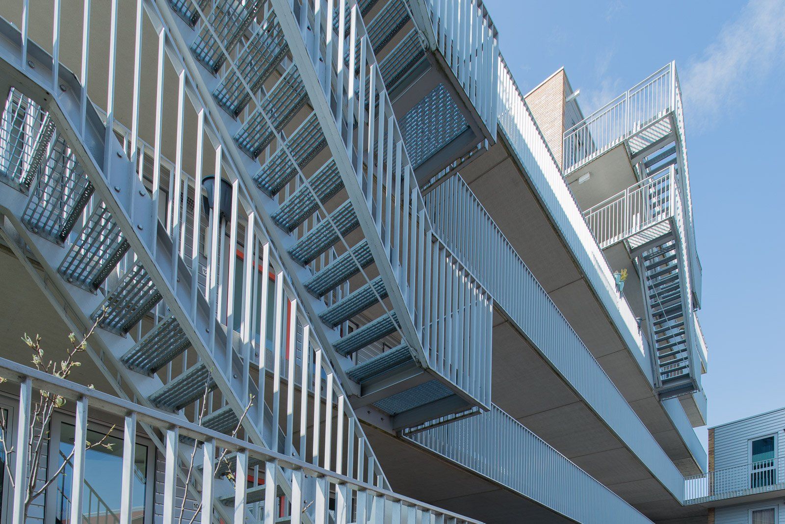 Portfolio Walter Frisart FOTOwerk voor Bouwkunst en Architectuur: Galerij met trappen Groningen voor Aberson