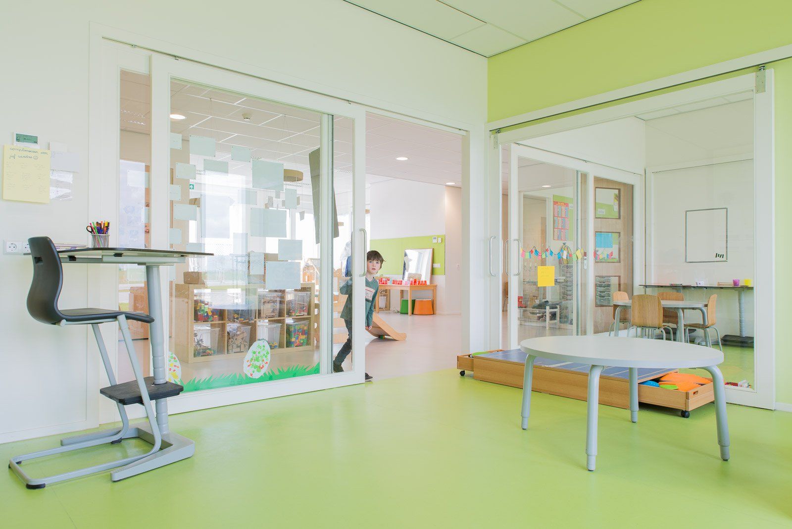 Portfolio Walter Frisart FOTOwerk Interieurfotograaf: Interieur lokaal Breezicht met basisscholen De Paperclip en de Boxum Zwolle voor De Bruin architecten