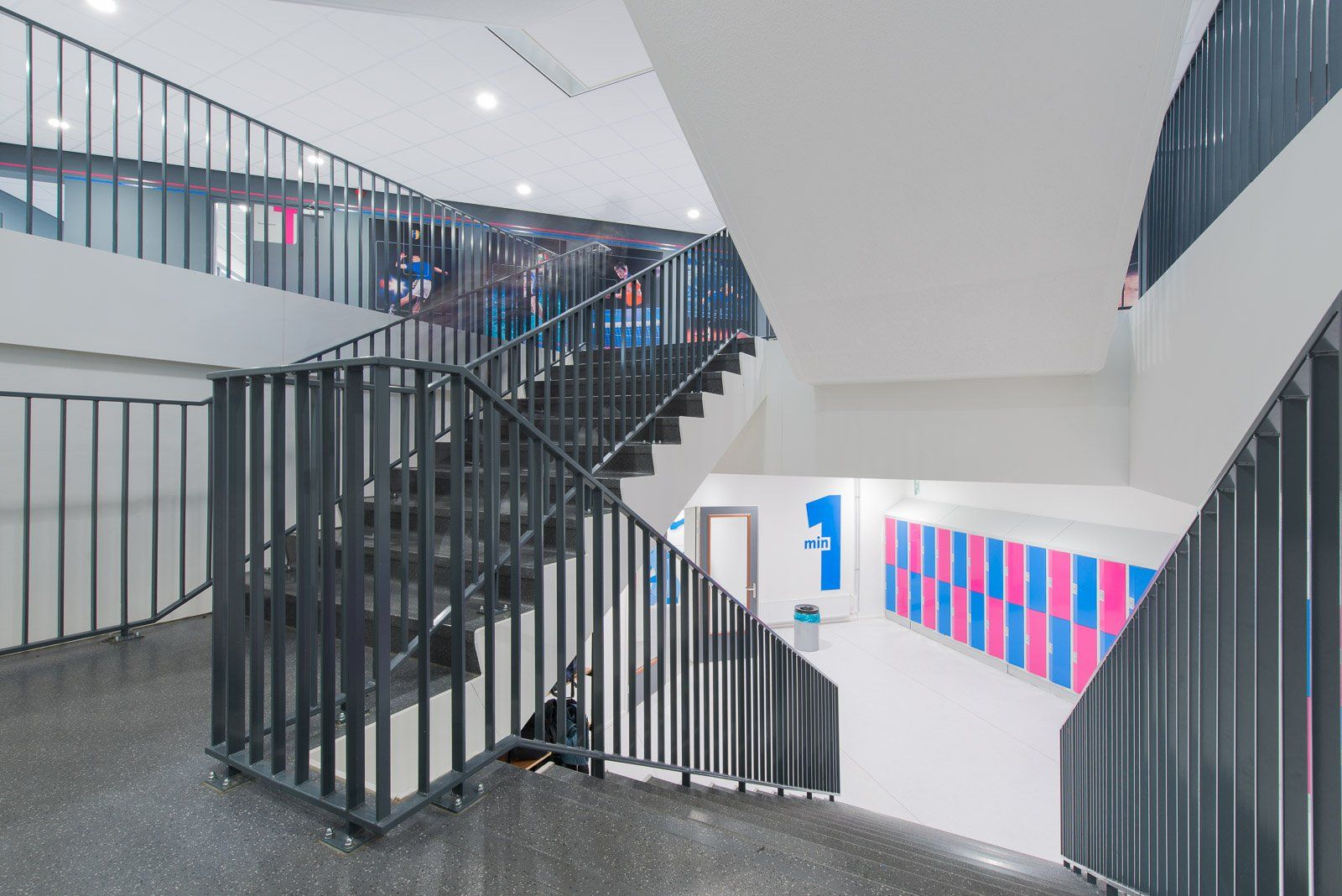 Portfolio Walter Frisart FOTOwerk Interieurfotograaf: Trappen CSE Landstede Zwolle voor De Bruin architecten