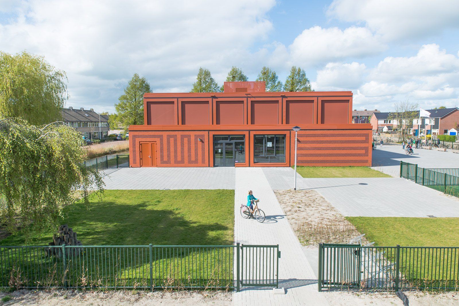 Lemmer Kindcentrum in rode baksteen ©Walter Frisart FOTOwerk