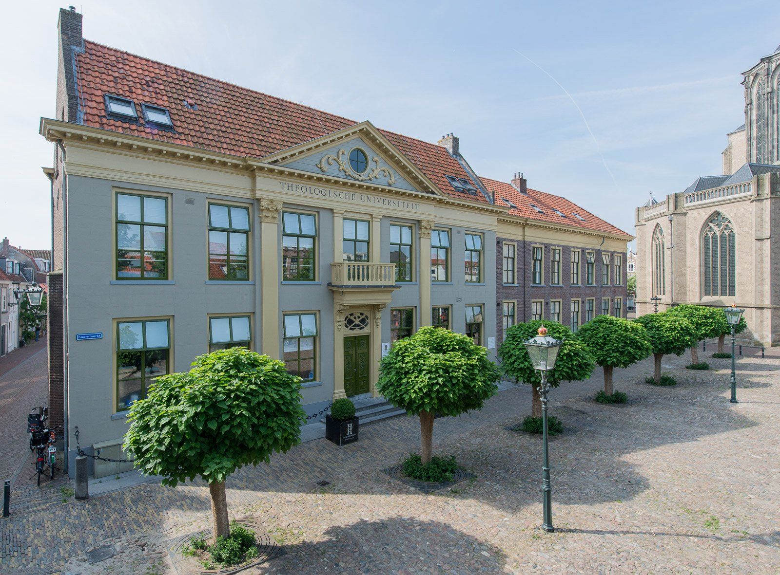 Portfolio Walter Frisart FOTOwerk Architectuurfotograaf: Zorg hotel Koornmarkt Kampen voor De Bruin Architecten