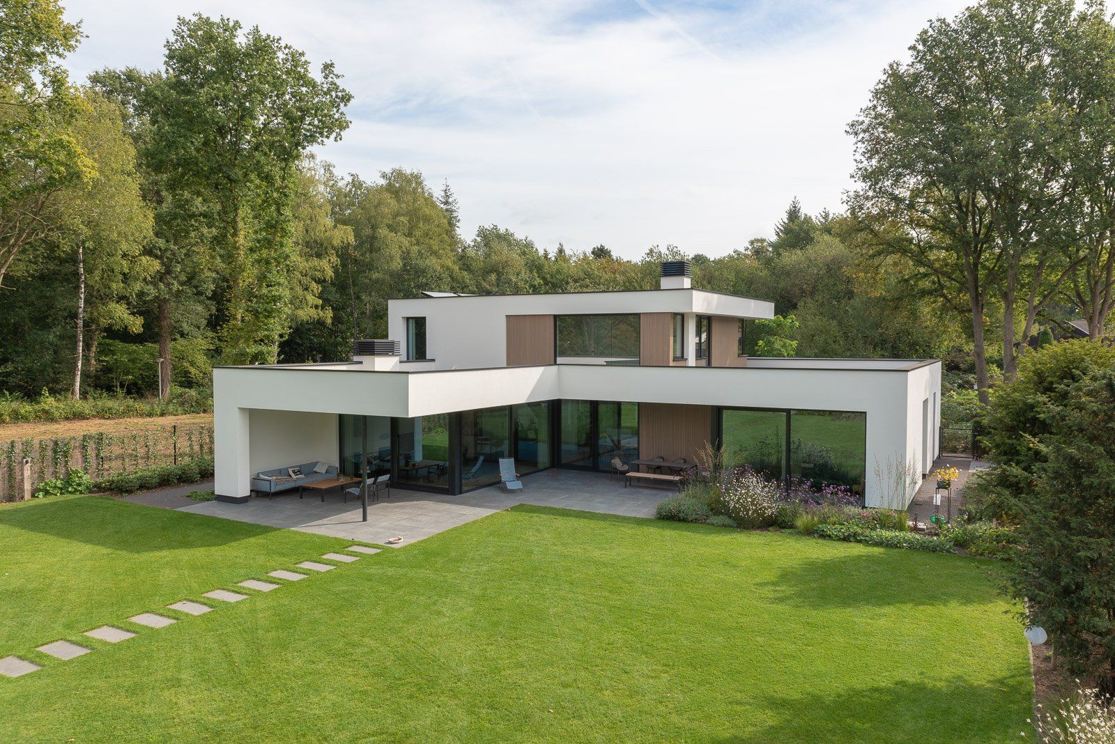 Portfolio Walter Frisart FOTOwerk voor Bouwkunst en Architectuur: Tuin met woning Brummen voor Van den Berg Hardhout